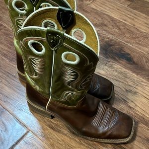 Justin Ropers. Brown square toe / green tops. Size 11.